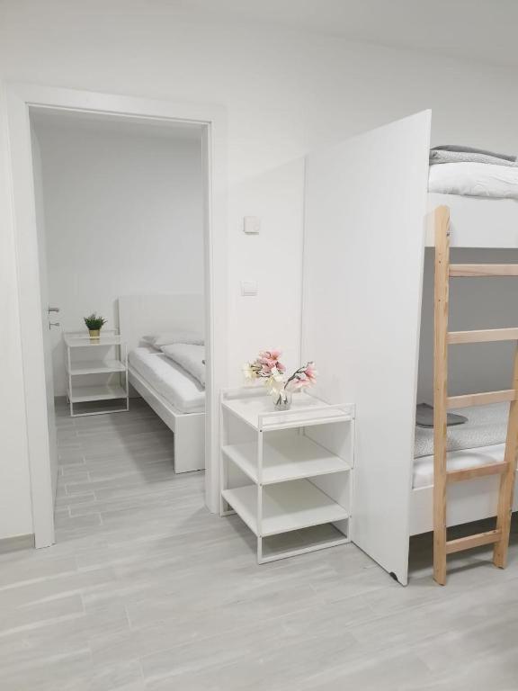 Betariel'Com Westbahnhof M Apartamento Viena Exterior foto