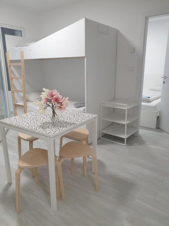 Betariel'Com Westbahnhof M Apartamento Viena Exterior foto
