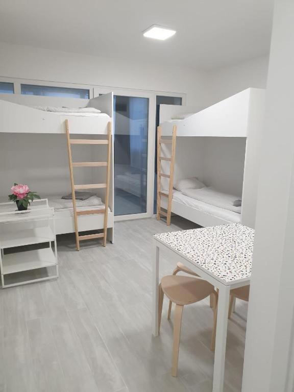 Betariel'Com Westbahnhof M Apartamento Viena Exterior foto